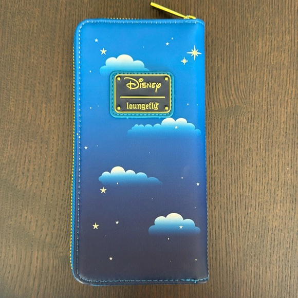 Peter Pan Loungefly Backpack & Wallet - Picture 8 of 9